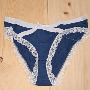Knotty Size L Blue with White Lace Trim Panties